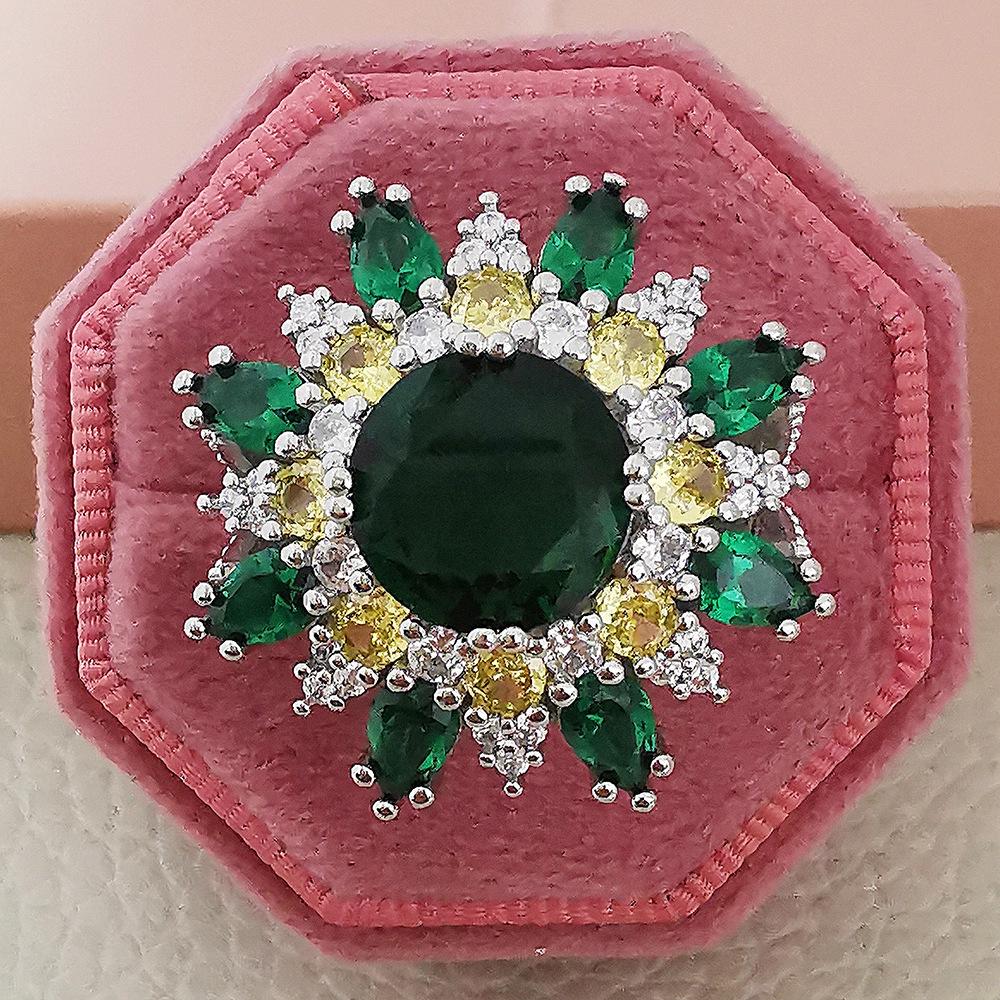 

Изумрудное открытое регулируемое кольцо в форме цветка класса люкс для женщин R8131 Adjustable Open зелёный