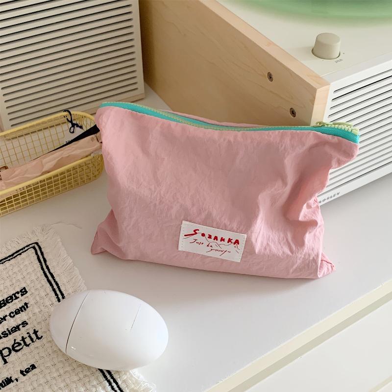 Multi-Use Storage Bag with Zipper Closure, Cosmetic Organizer, Suitable for Lipstick,Brushes,Skincare Products,Jewelry Organizer
