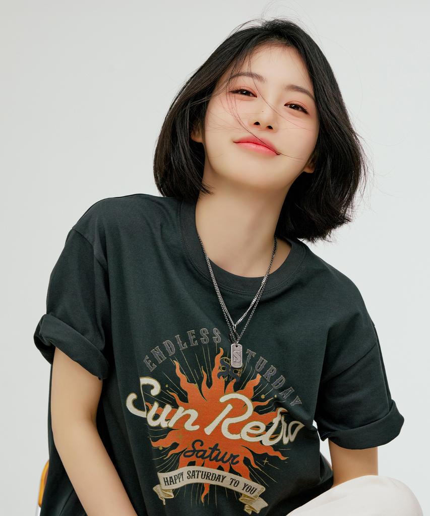 Seteo New Sun Retro Graphic Short Sleeve T-Shirt Charcoal (Type A)