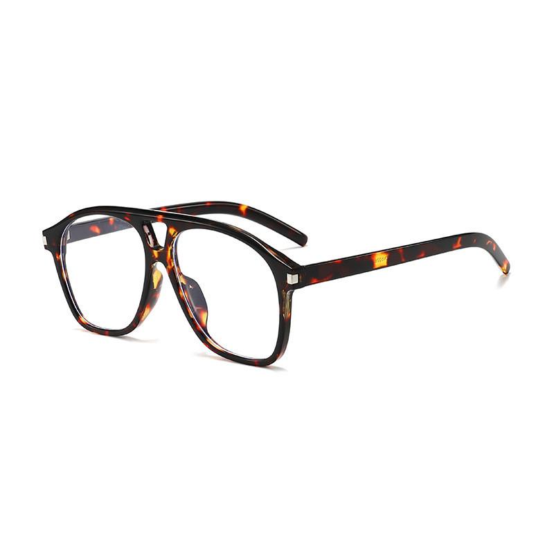 Modern Sunglasses With Leopard Print Frames And Uv400 Protection For Outdoor Activities