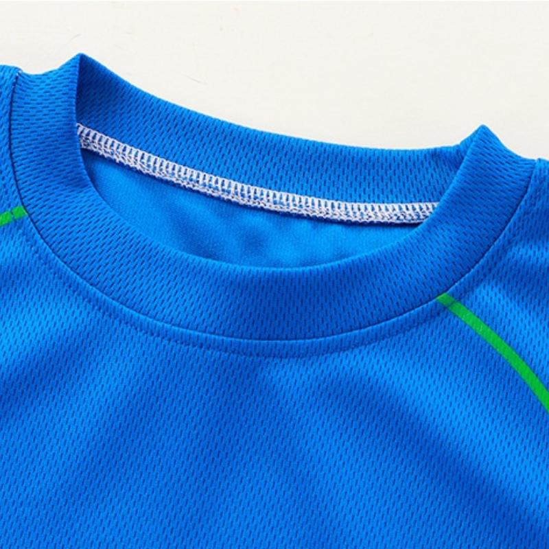 Colorful Kids' Sportswear Set with Sporty Graphics - Short-Sleeve Jersey and Shorts