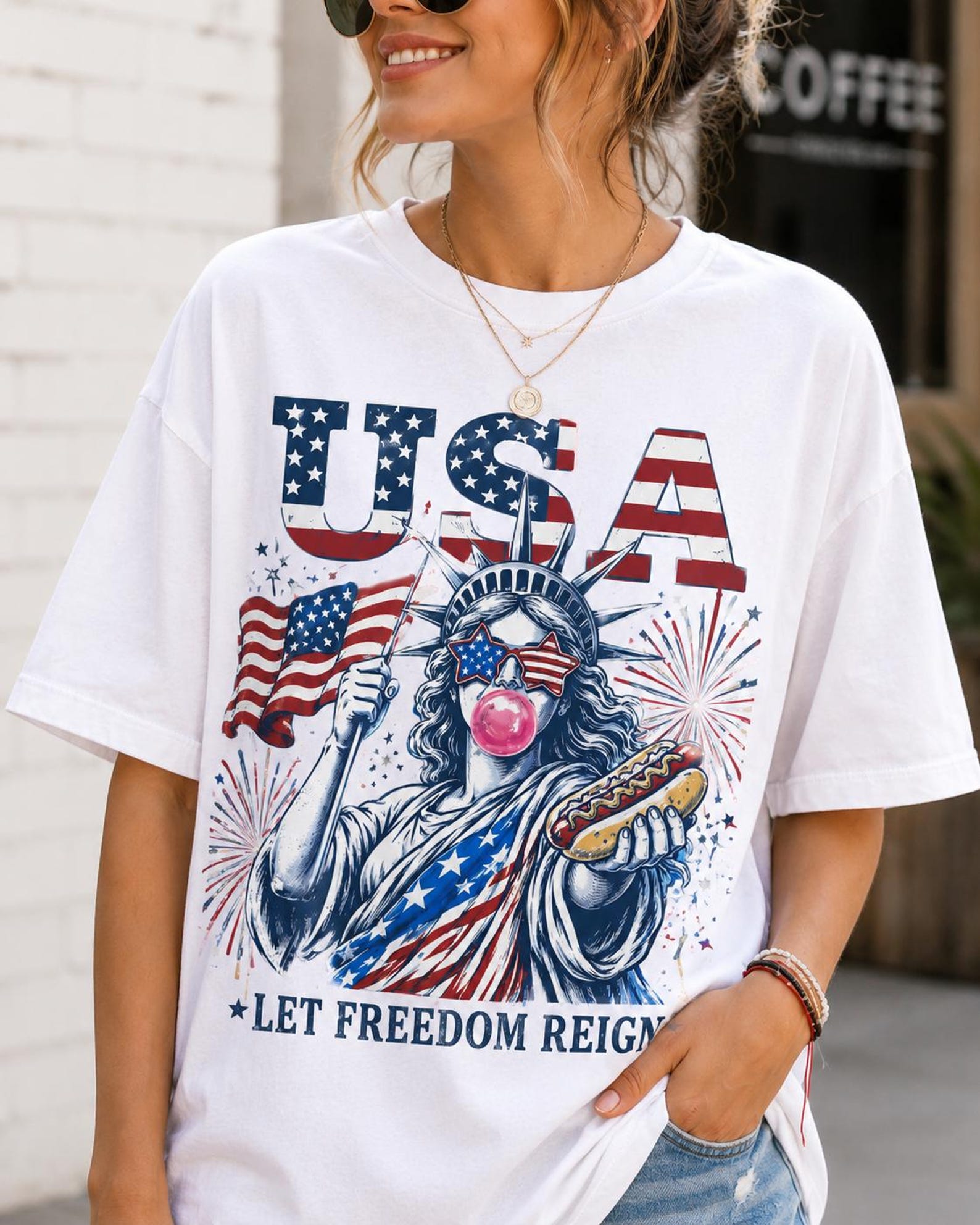 USA Let Freedom Reign Graphic Tee – Patriotic Statue Liberty Shirt, 4th of July Unisex T-Shirt, Cute America Fireworks Tee XL
