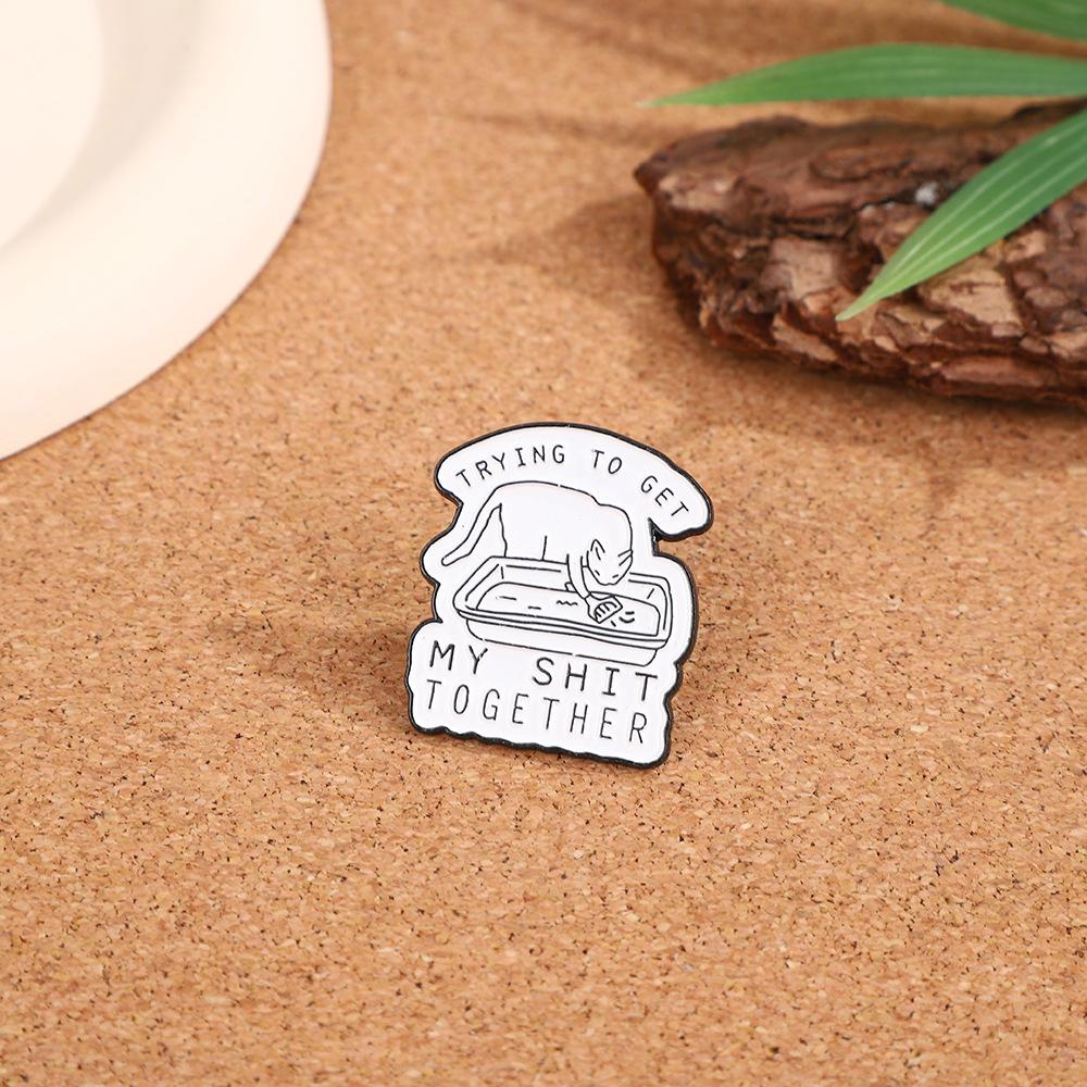 Cartoon cat brooch cute clothing accessories versatile pin jewelry