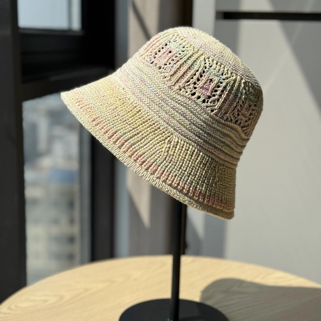New summer fisherman hat for women, colorful hollowed-out sun hat for seaside vacations, face-flattering small woven bucket hat, foldable
