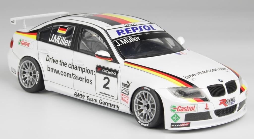 Scale BMW 320si E90 2008 WTCC Browns Hatchback Winner with 3D Printed Grille Parts PLATZ/NUNU 1/24 (PN24037HE)