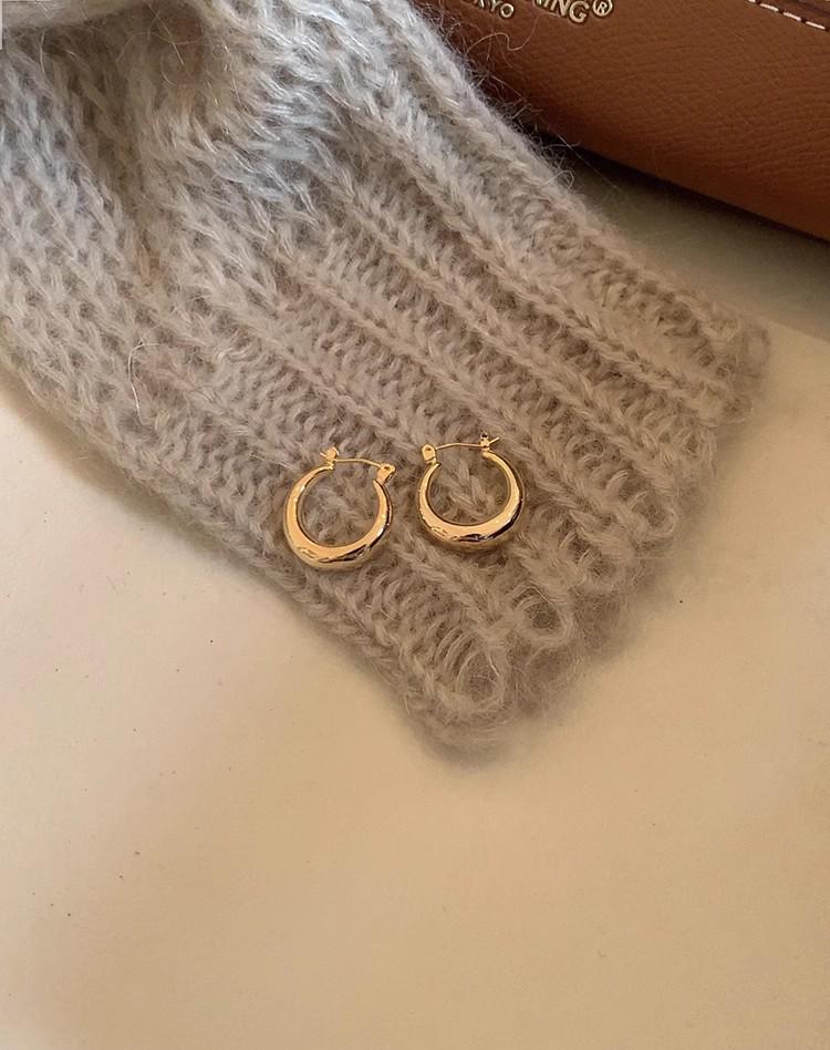 Elegante hochwertige Zirkonia-Ohrringe mit 925er Silberstiften - Damen-Leichtluxusschmuck für Frühling und Sommer