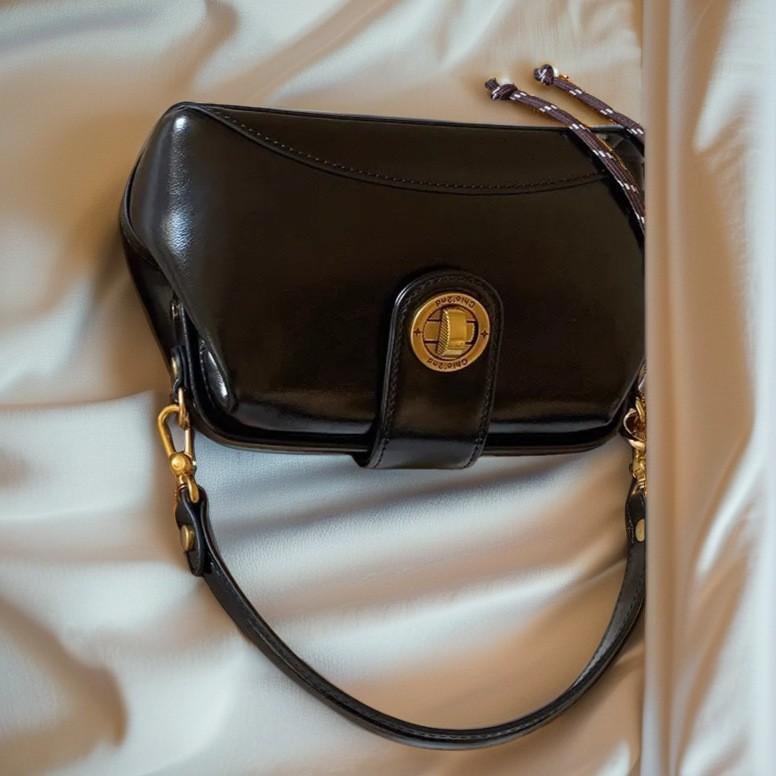 

Сучасна фотосумка квадратна жіноча 2024 новинка осінь-зима портативна сумка через плече чорний