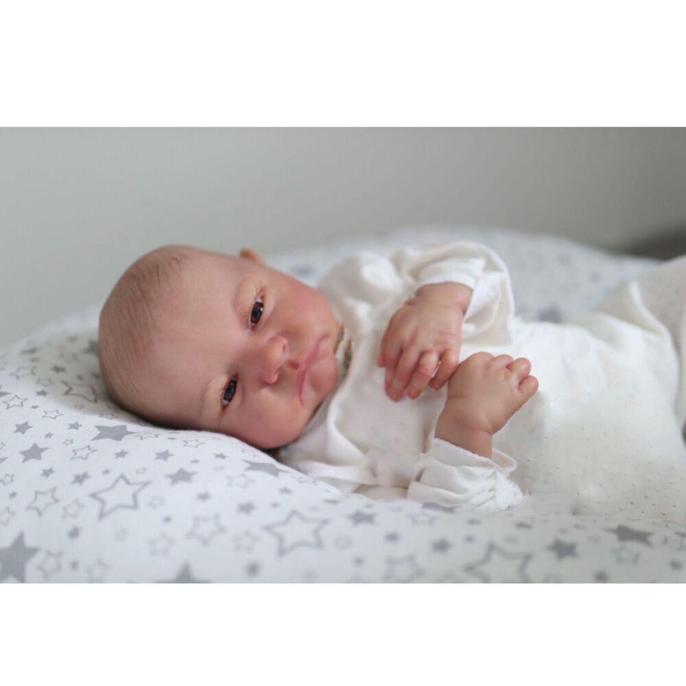 19 Lifelike Reborn Baby Doll with 3D Skin - Levi Cloth Body Doll
