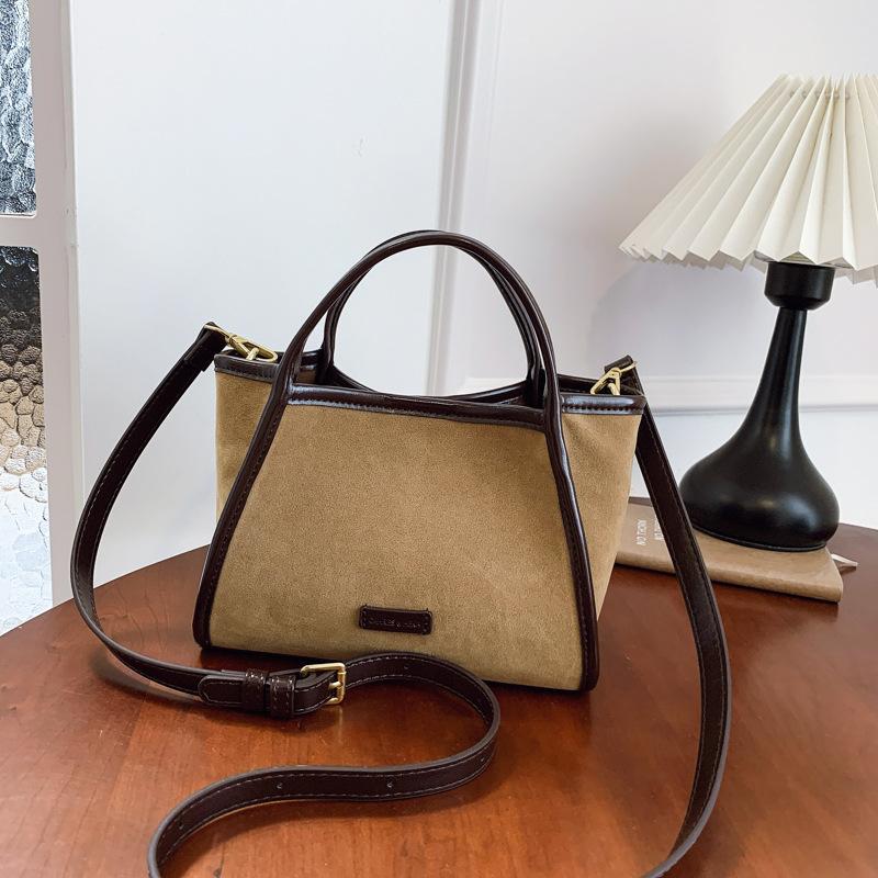 

Premium sense niche bag women s autumn and winter matte retro 2025 new contrasting color messenger bag popular portable dumpling bag хаки