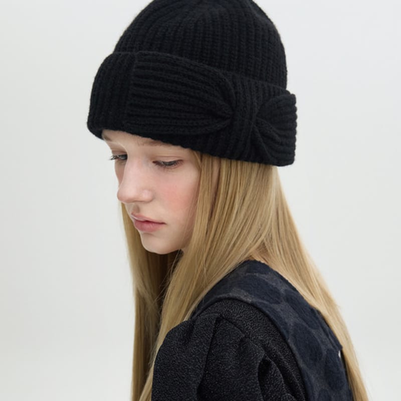 Brown Hat Rosette Beanie - Black
