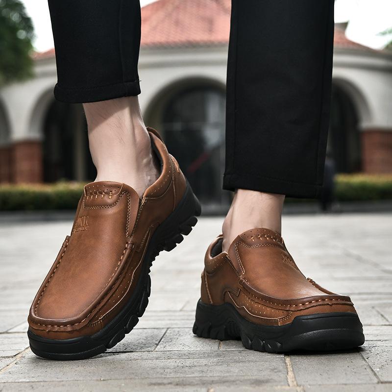 Fashion Handmade Leather Men Shoes Casual Outdoor Slip On Loafers Men Leather Shoes Flats Moccasins Walking Shoes Non-Slip Dropshipping