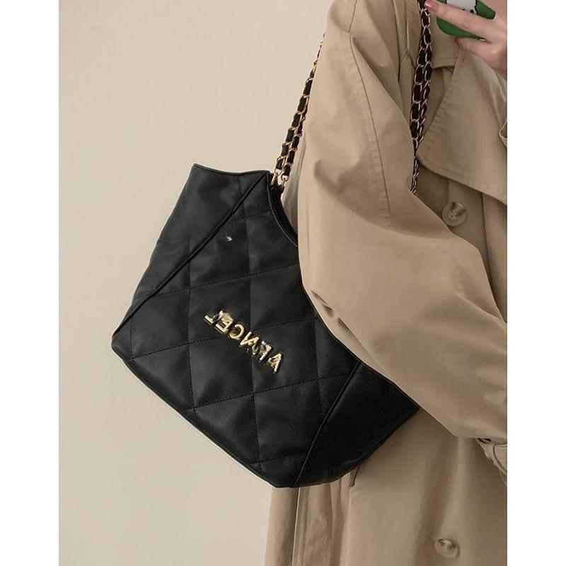 

Xiaoxiangfeng Large-Capacity Bag Women S Tide Autumn And Winter Versatile Diamond Chain Shoulder Bag Fashion Tote Bag