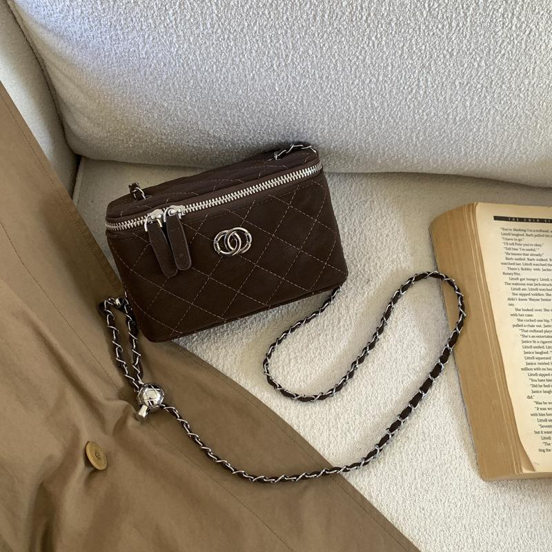 

Rhombus chain bag women s winter new fashion niche shoulder messenger bag lazy wind box bag кавовий