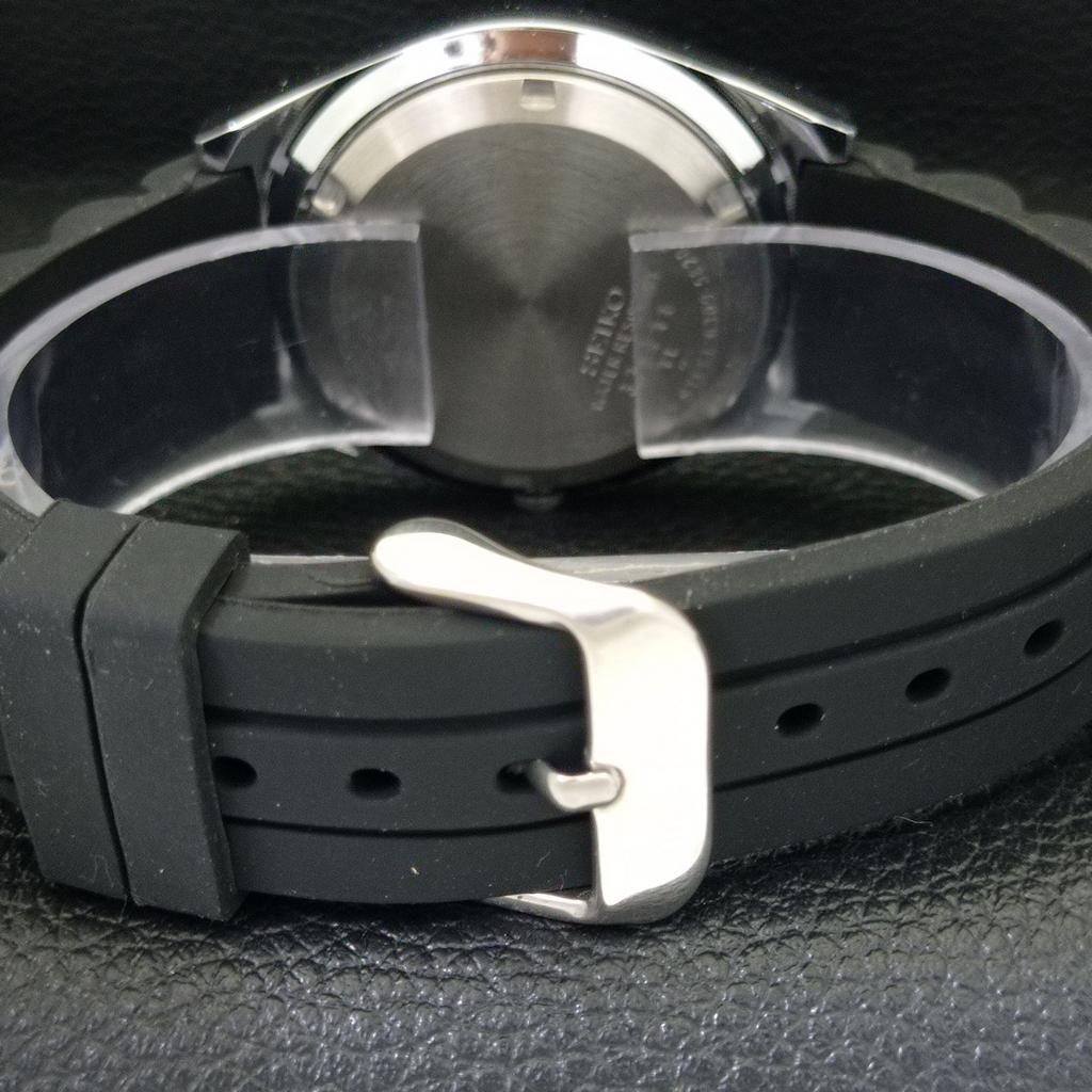 REFURBISHED VINTAGE SEIKO 5 AUTOMATIC JAPAN MENS BLACK DIAL WATCH A434680-2 R121-a434680