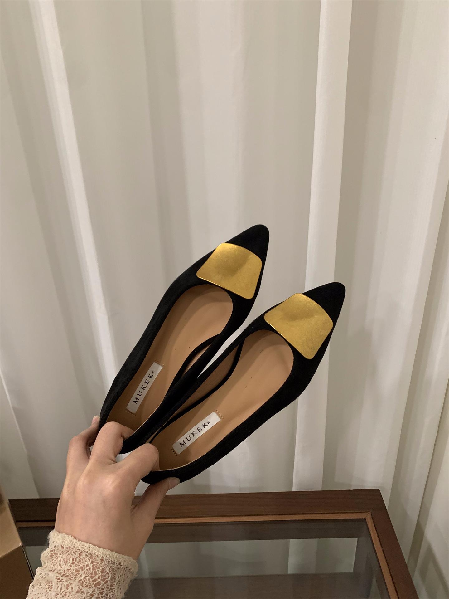 Inner height increase pointed suede red single shoes women s shoes 2025 new spring and autumn French square buckle black commuter shoes 35