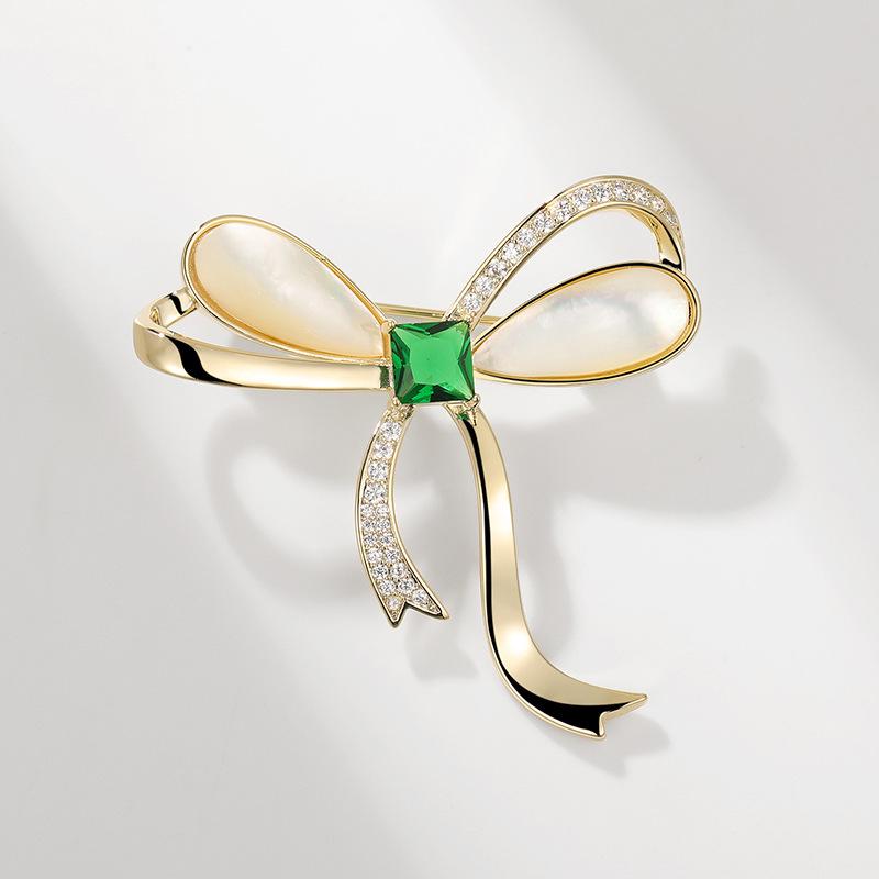 Bo Xin Yun Korean Style Mother-of-Pearl Emerald Brooch - Elegant Zircon Pin for Coats