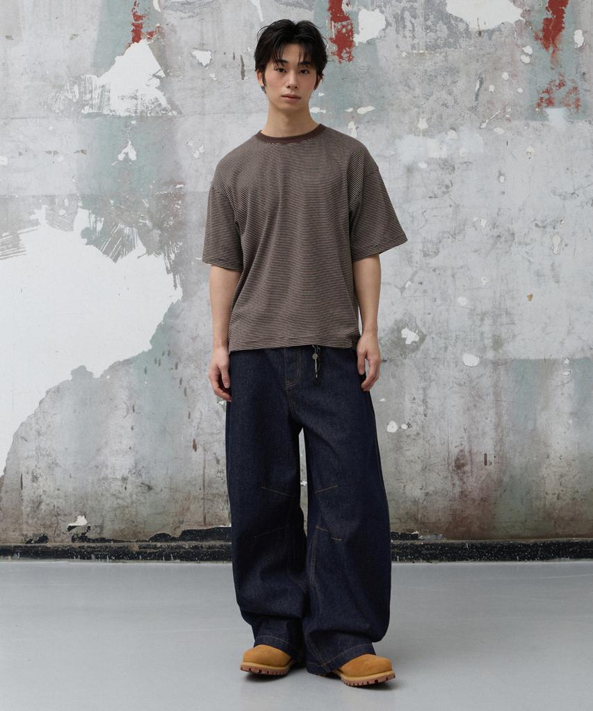 AGOD Back Incision Stripe Half T-Shirt [Brown]