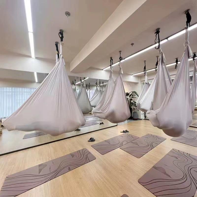 Solid Color Micro-Elastic Aerial Yoga Hammock – Anti-Gravity Seamless One-Piece Fabric Set for Yoga Studios.