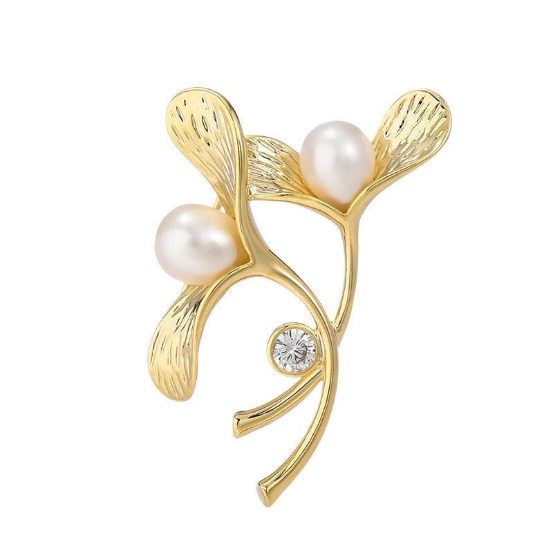 Simple small fragrant freshwater pearl flower brooch copper plated real gold high-end plant corsage clothing accessories