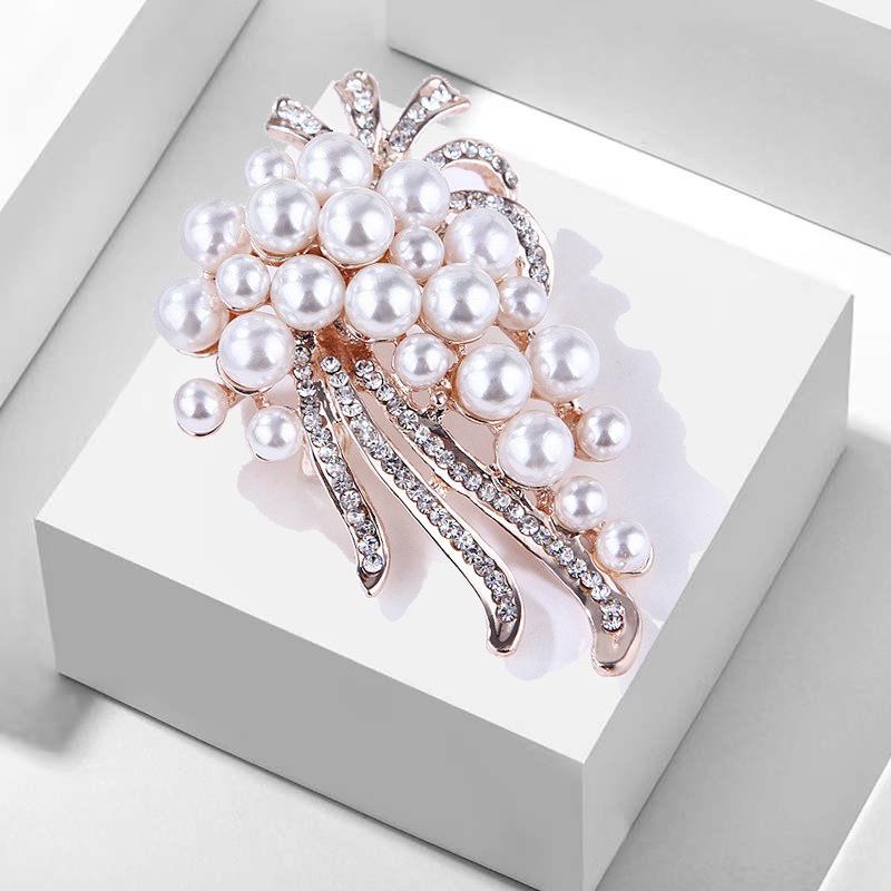 Fashion Full Diamonds Three-dimensional Ribbon Flower Large Pearl Brooch Perfect Gift for Couples Pin Jumper Accessories Brooch