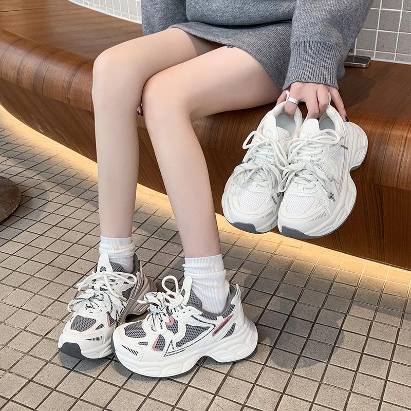 Thick Soled Fashionable Sports Shoes, Women'S New Sneakers Height Increasing, Lightweight, Eye-Catching Walking Shoes