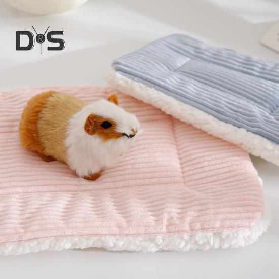 Guinea Pig Cage Liner Bed Winter Warm Plush Pad Hamster Nest Mat Small Animal Accessories for Squirrel Hedgehog Chinchilla Rabbit