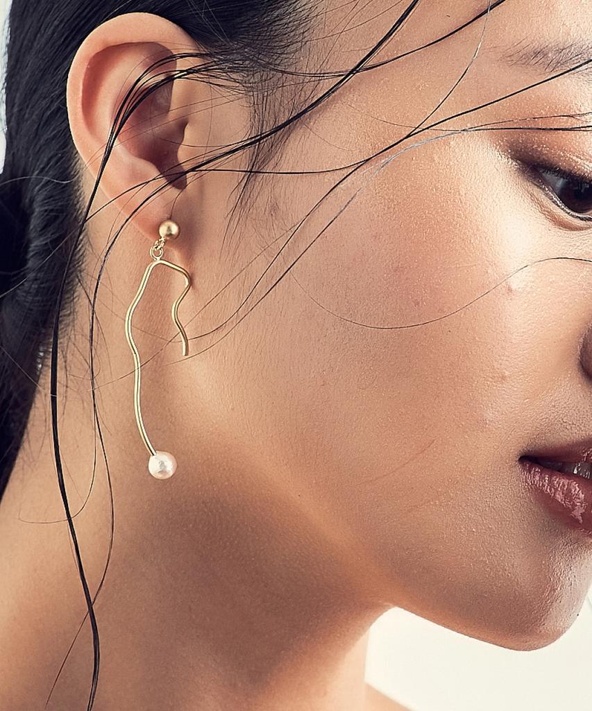 Elyona Linear Tide Earrings