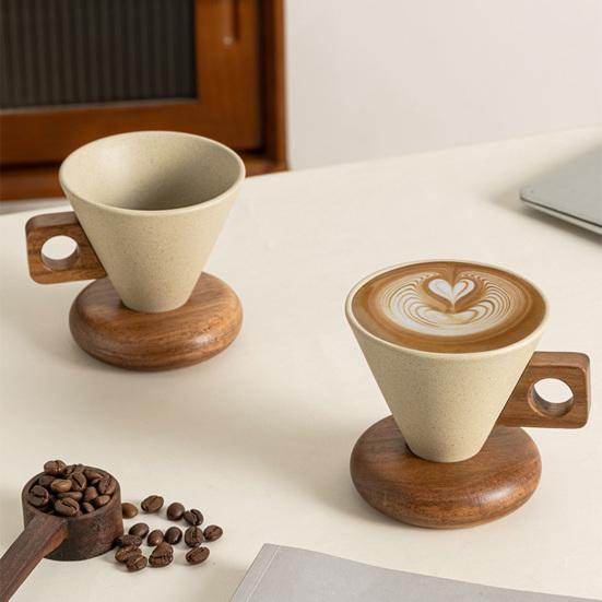 Vintage Kahve Kupası Seramik Konik Kupa Ahşap Saplı ve Tabaklı Stabil Çay Kupası Çay ve Kahve Severler İçin Eşsiz Hediye