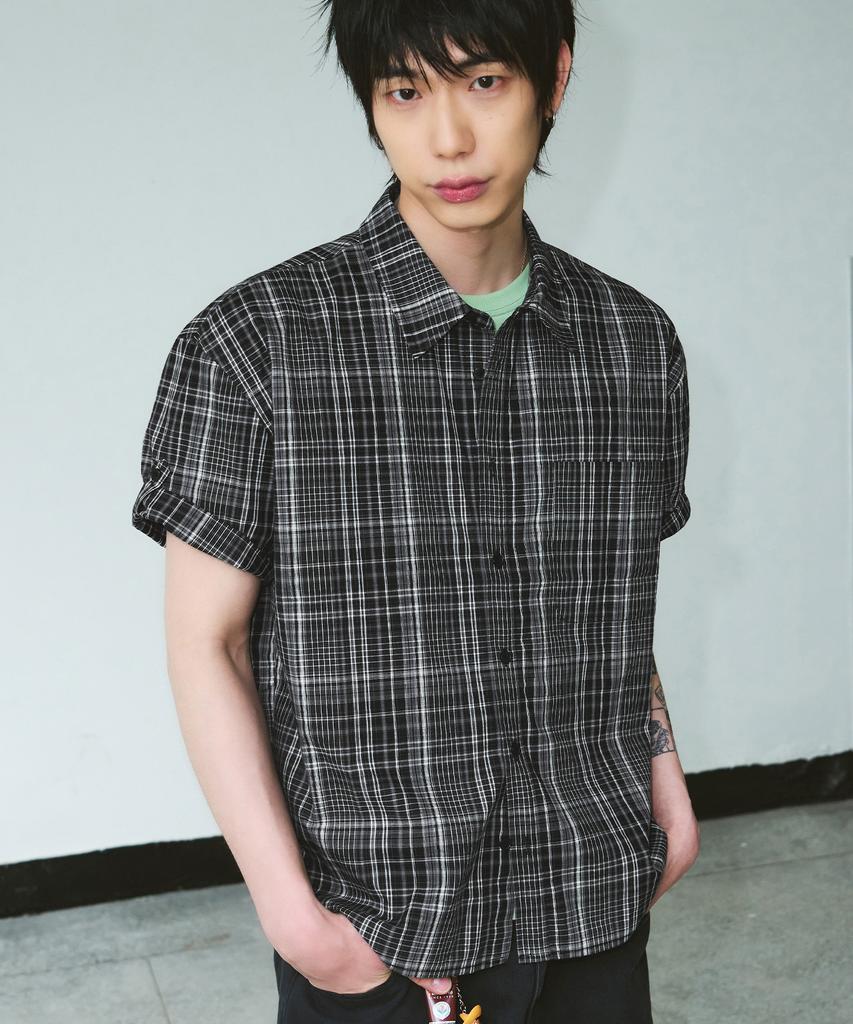 Awodeijeu Day Off Roll-Up Crop Check Short Sleeve Shirt [3 Colors]
