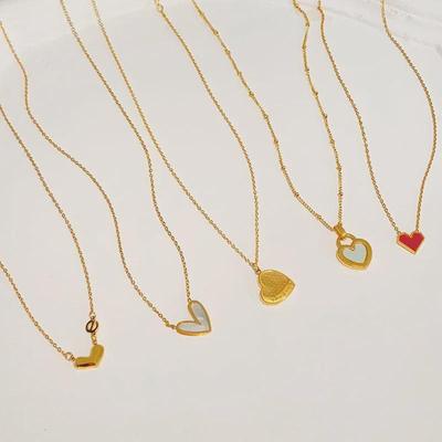 Collana da Donna in Acciaio al Titanio a Forma di Cuore - Elegante Catena Clavicola con Ciondolo a Cuore di Lusso Leggero