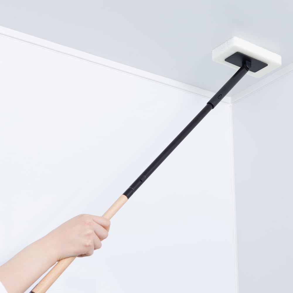 IRIS OHYAMA House Cleaning Set with Buttons for Easy On and Off and Extendable Handles To Prevent Body Can Be Stored Together and Hung for Warm