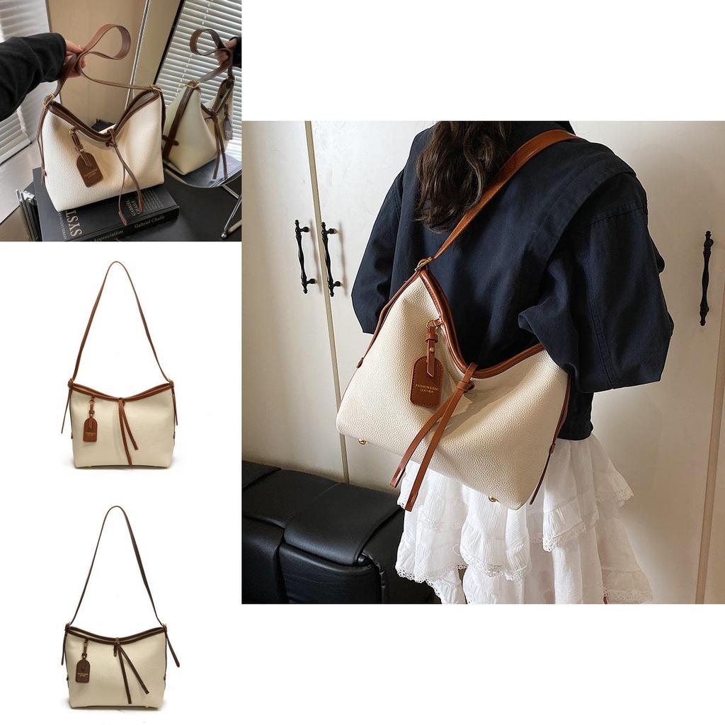 Classic Women Bag With Pu Material For Daily Commuting And Casual Outfits
