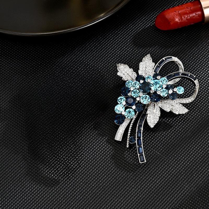 New European Heavy Industry Luxury Fireworks Temperament Elegant Coat Accessories Brooch Exquisite Versatile Clothing Accessories Manufacturer