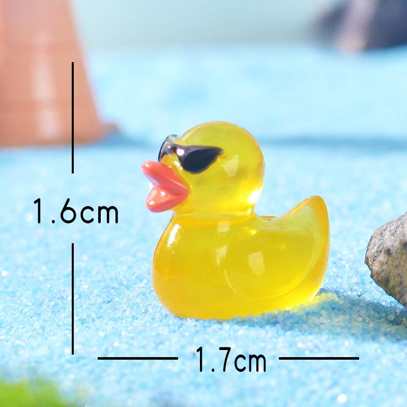 

Мультяшная Мини Фигурка Утенка Суккулент БонсайМаленькие Декоративные Аксессуары Смола Украшение для Аквариума Black sunglasses