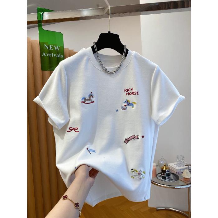 De Rong Plus Size Embroidered Horse Year Short Sleeve T-shirt for Women - Loose & Slimming Fit for Early Spring/Autumn