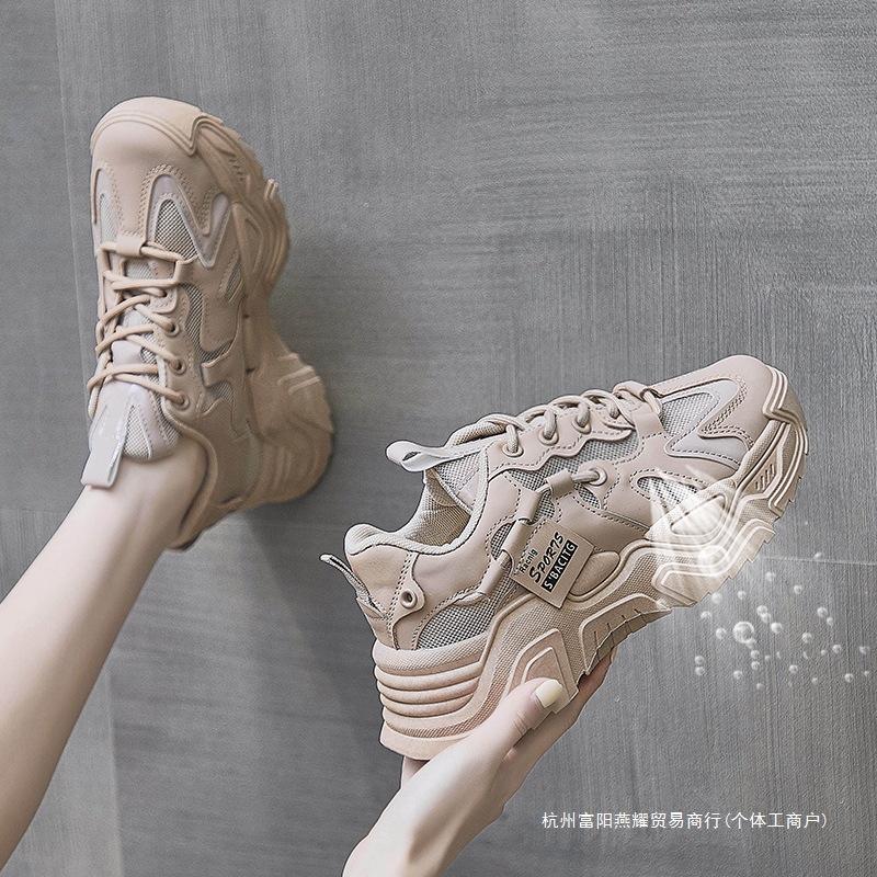 Chaussures de papa entièrement noires pour femmes, polyvalentes et décontractées pour le printemps et l'automne, ne fatiguent pas les pieds, chaussures pour femmes antidérapantes et déodorantes, travail petit noir