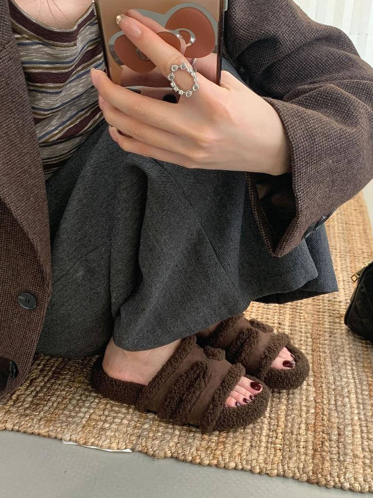 Thick-bottomed Boken Wool Slippers for Women In the Autumn and Winter of 2025, the New Korean Version of One-word Wool Slippers, and the Small Person 