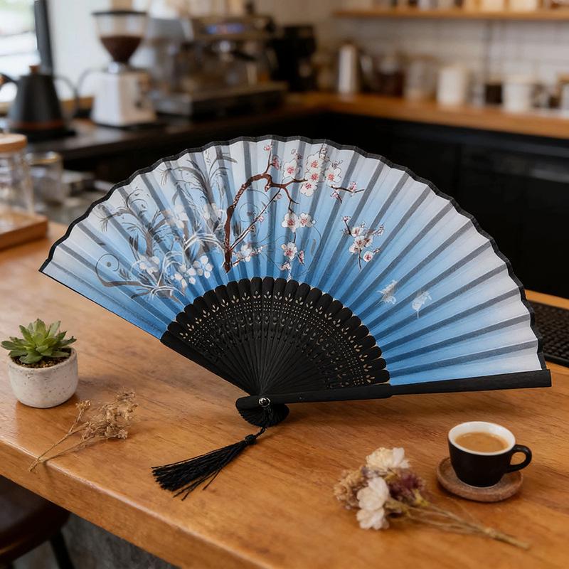 Retro-Tanzfächer im japanischen Stil für den Sommer - Klassischer antiker Stil