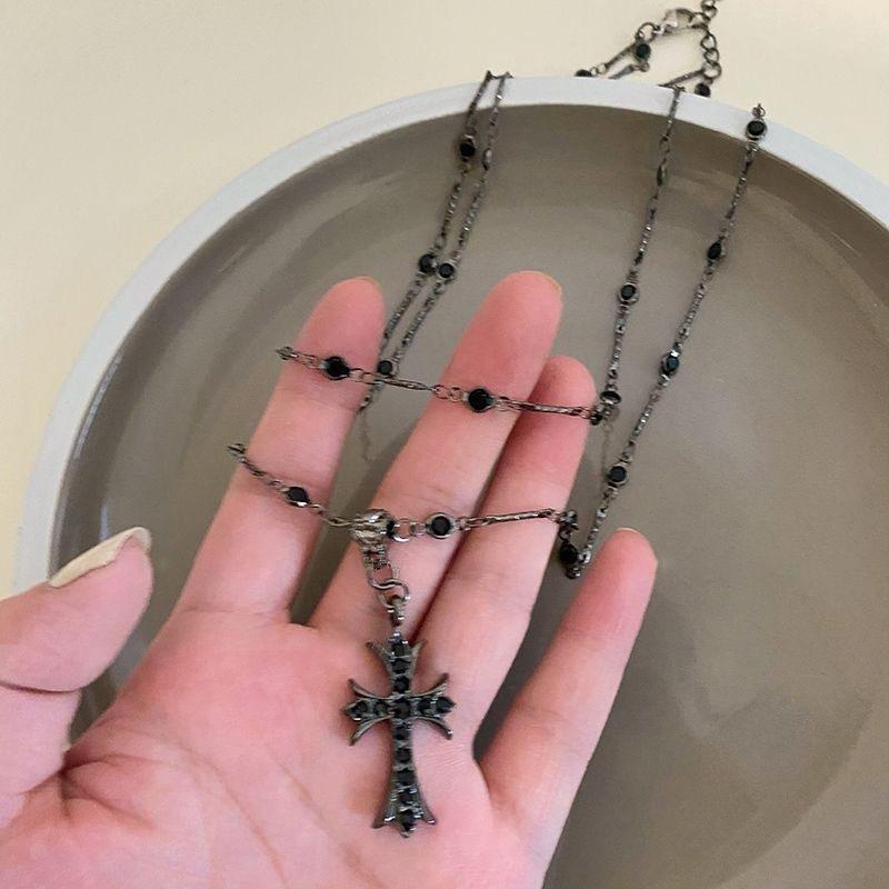 Sweet and cool dark series~ Double-layer black diamond cross necklace, female tide niche high-end design collarbone chain accessories