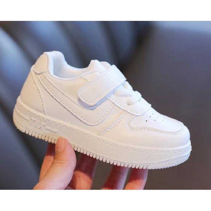 Children's white sneakers for boys and girls, spring soft-soled shoes, new student sports shoes, white girls' shoes