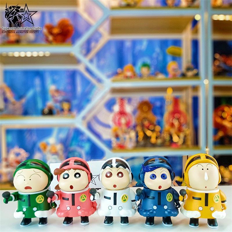 

Crayon Shin-chan Kasukabe Defense Force Astronaut Figurine Toy