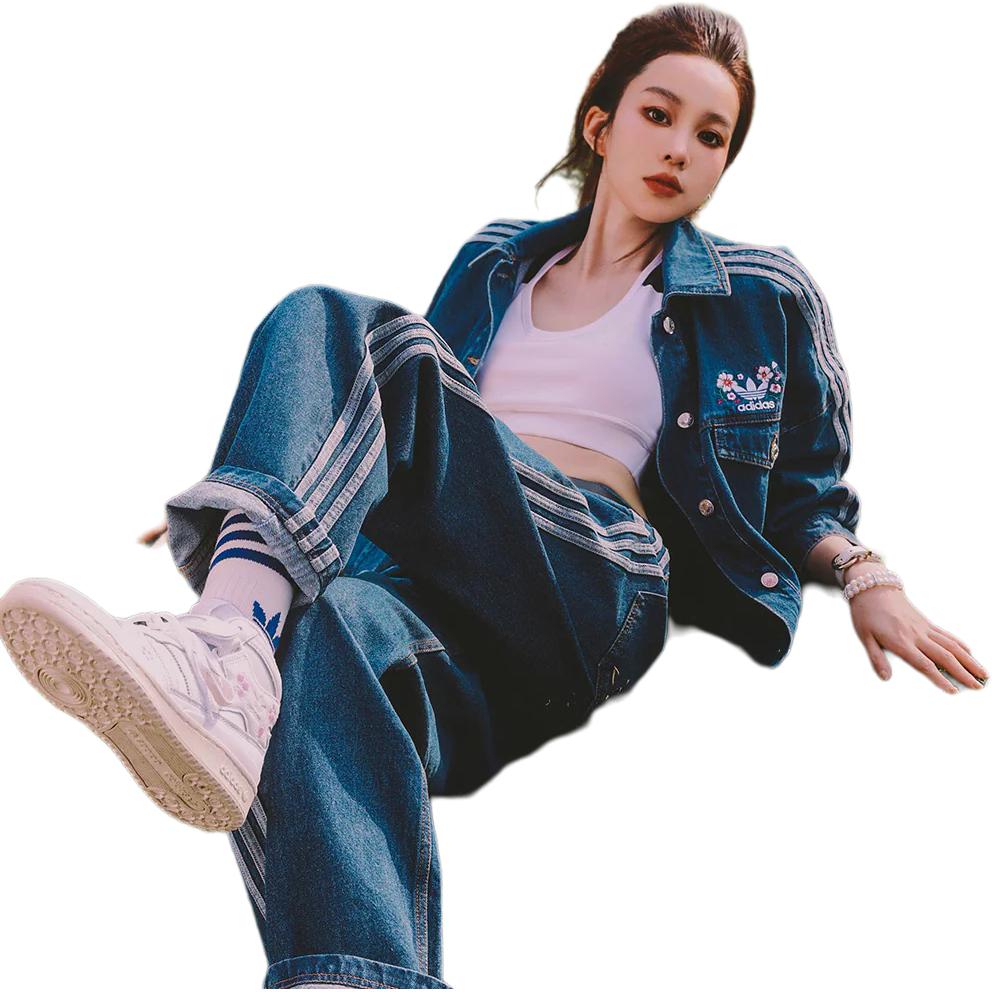 adidas Oryginalna kurtka dżinsowa Originals Trefoil Cherry Blossom edycja limitowana z nadrukiem logo jednorzędowa z długim rękawem odzież wierzchnia damska indigo IP3767