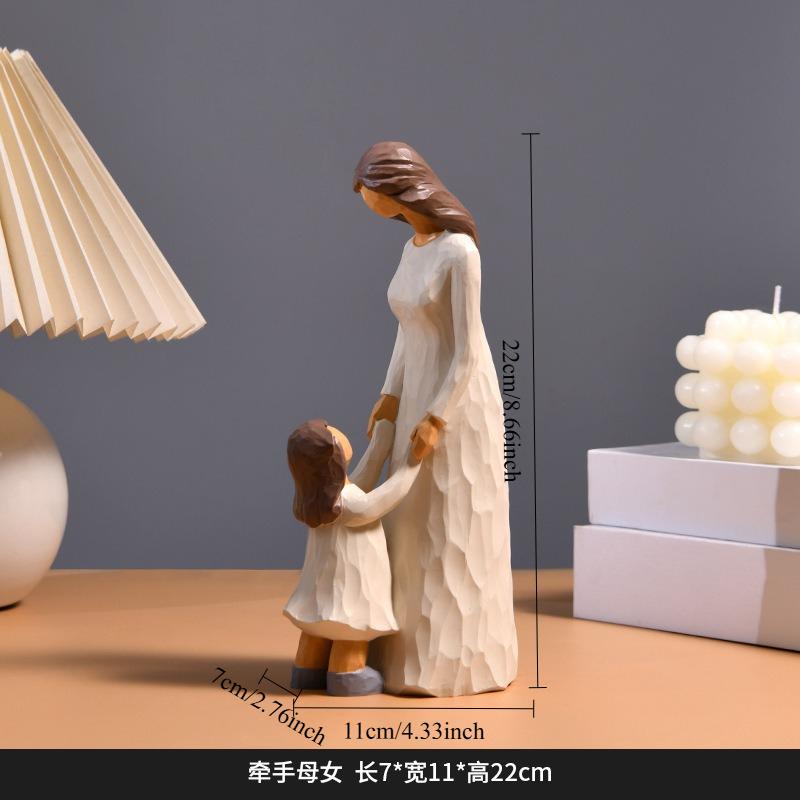 1pcs Resin Family Figurine Set Elegant Living Room Decor for Wine Cabinet Creative Craft Sculpture Art Gift for Home