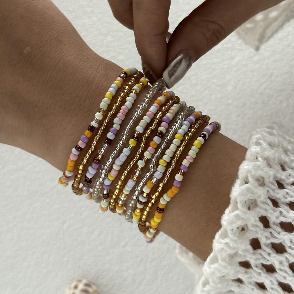 17Pcs Boho Shell-Inspired Beaded Bracelet Set for Women Pastel Color Layered Wrist Jewelry Summer Beach Vacation Accessories