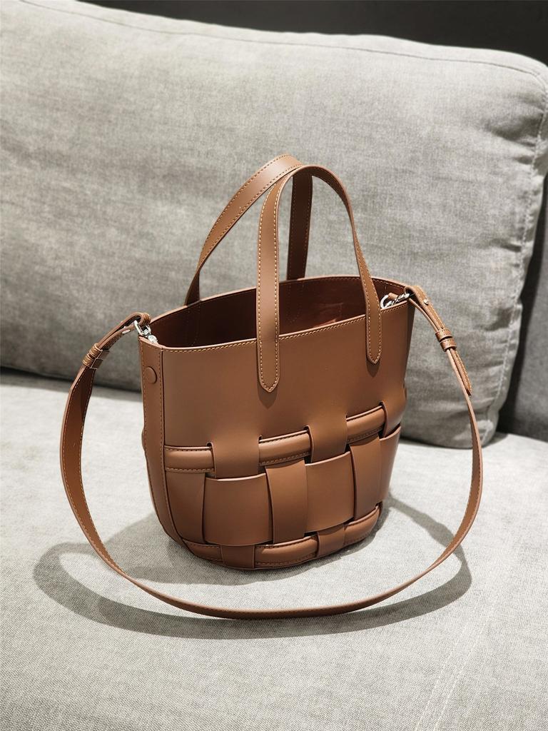 Tote Cowhide Bag 2025 New Versatile Large Capacity Woven Vegetable Basket Niche Genuine Leather Commuting Handbag