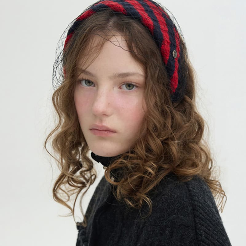 

Brown Hat Jolie Fascinator - Crochet Red Red