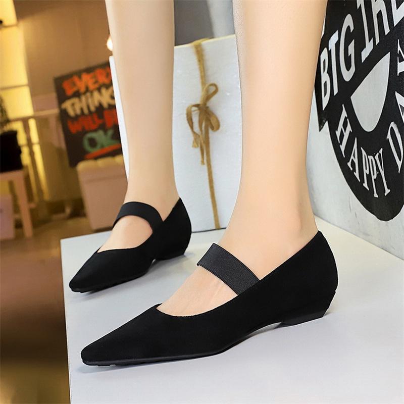 

Korean Version Of Retro Simple And Versatile Low Heel Heel Shallow Pointy Suede Elastic Strap One Strap Single Shoes For Women 36