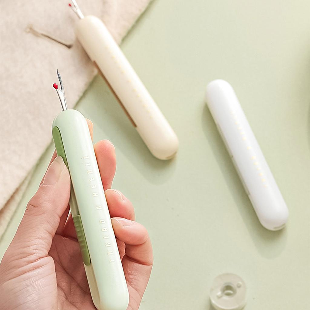 2-in-1 Needle Threader Seam Ripper Retractable Seam Ripper Practical Thread Remover for Sewing Crafting Thread Removing
