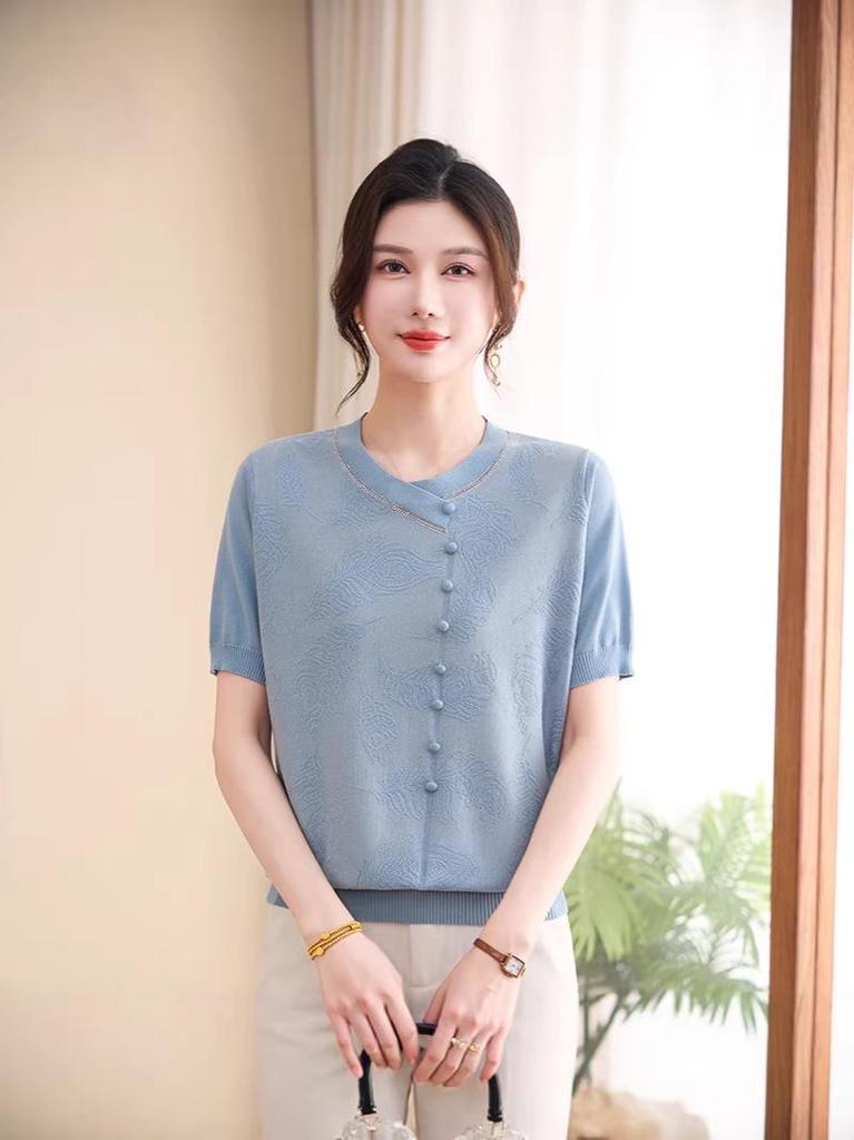 Ice Silk Short-Sleeve Women's T-Shirt: 2026 Fashionable, Elegant, Thin Knit, Summer Top for Middle-Aged Women.