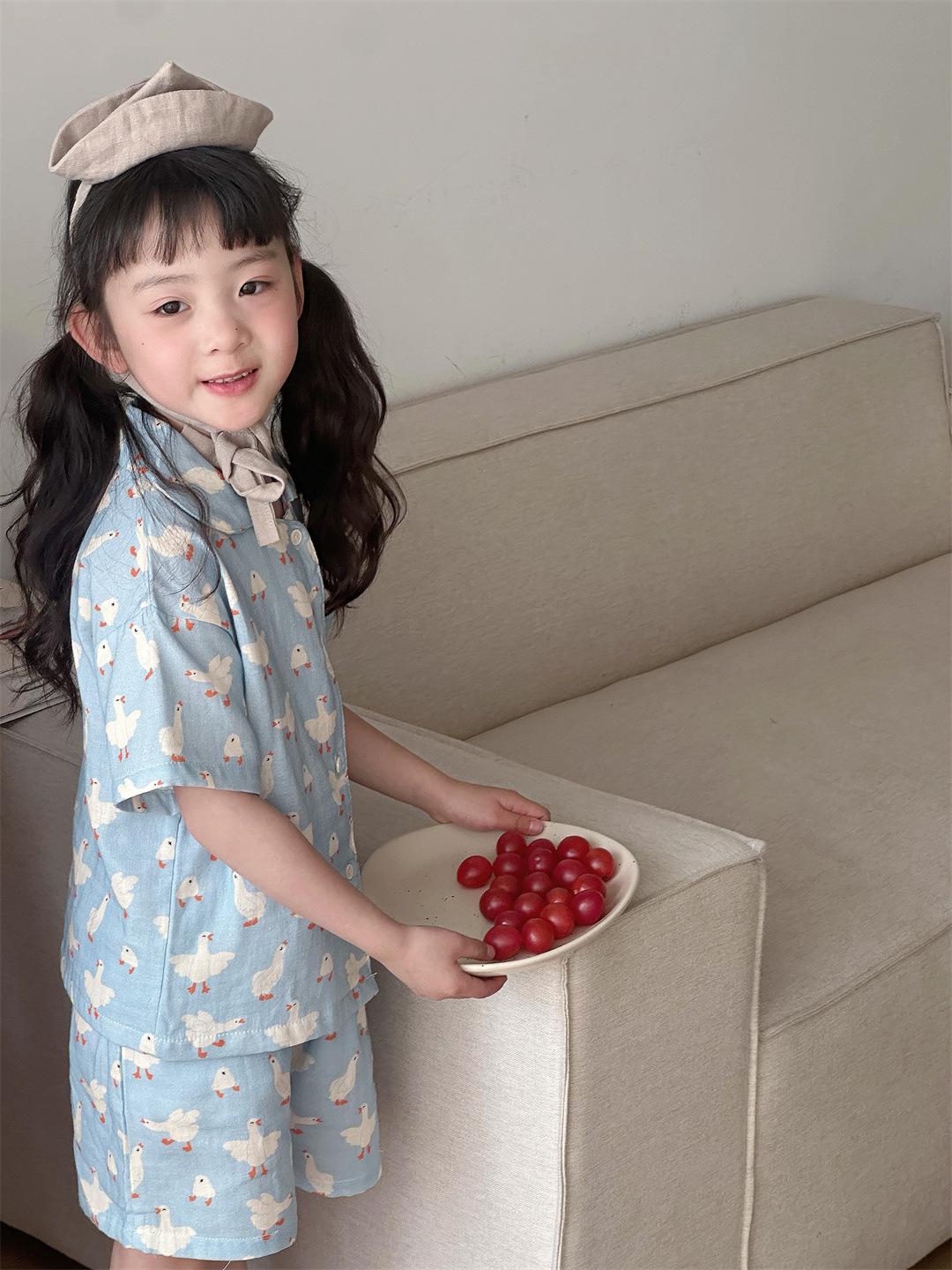 

26 Gauze Cartoon Print Short-Sleeve Pajama Set for Kids - Summer Home Wear 130 cm